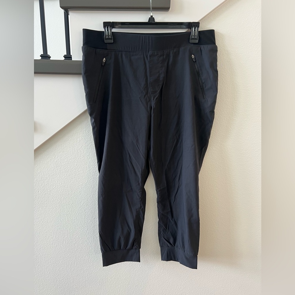 Eddie Bauer First Ascent Black Capri Pants